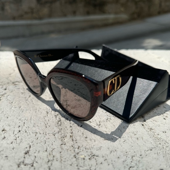 Dior cat eye sunglasses main image 4